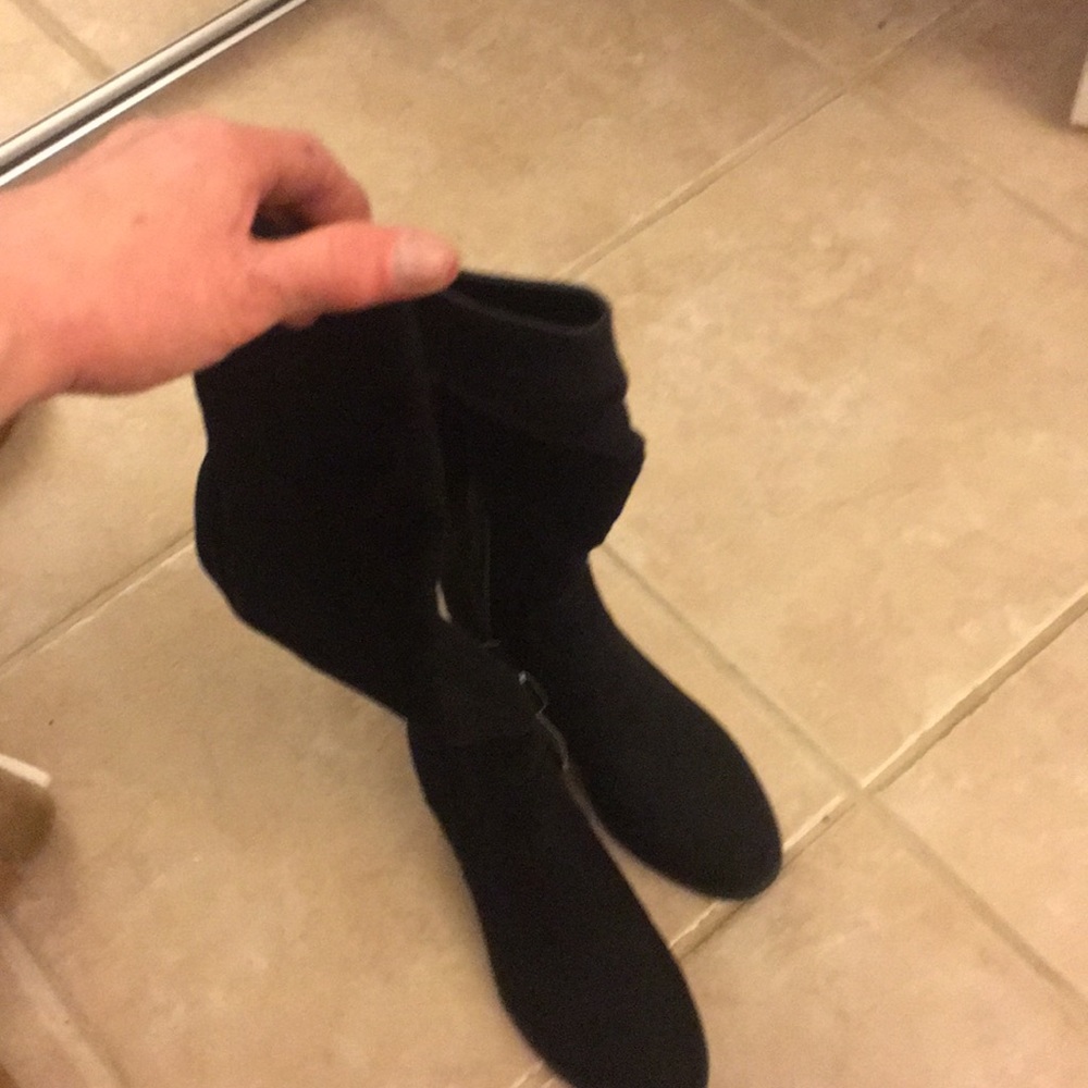 Boots - Picture 3 of 3